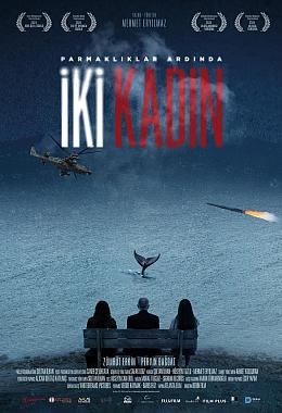 PARMAKLIKLAR ARDINDA İKİ KADIN